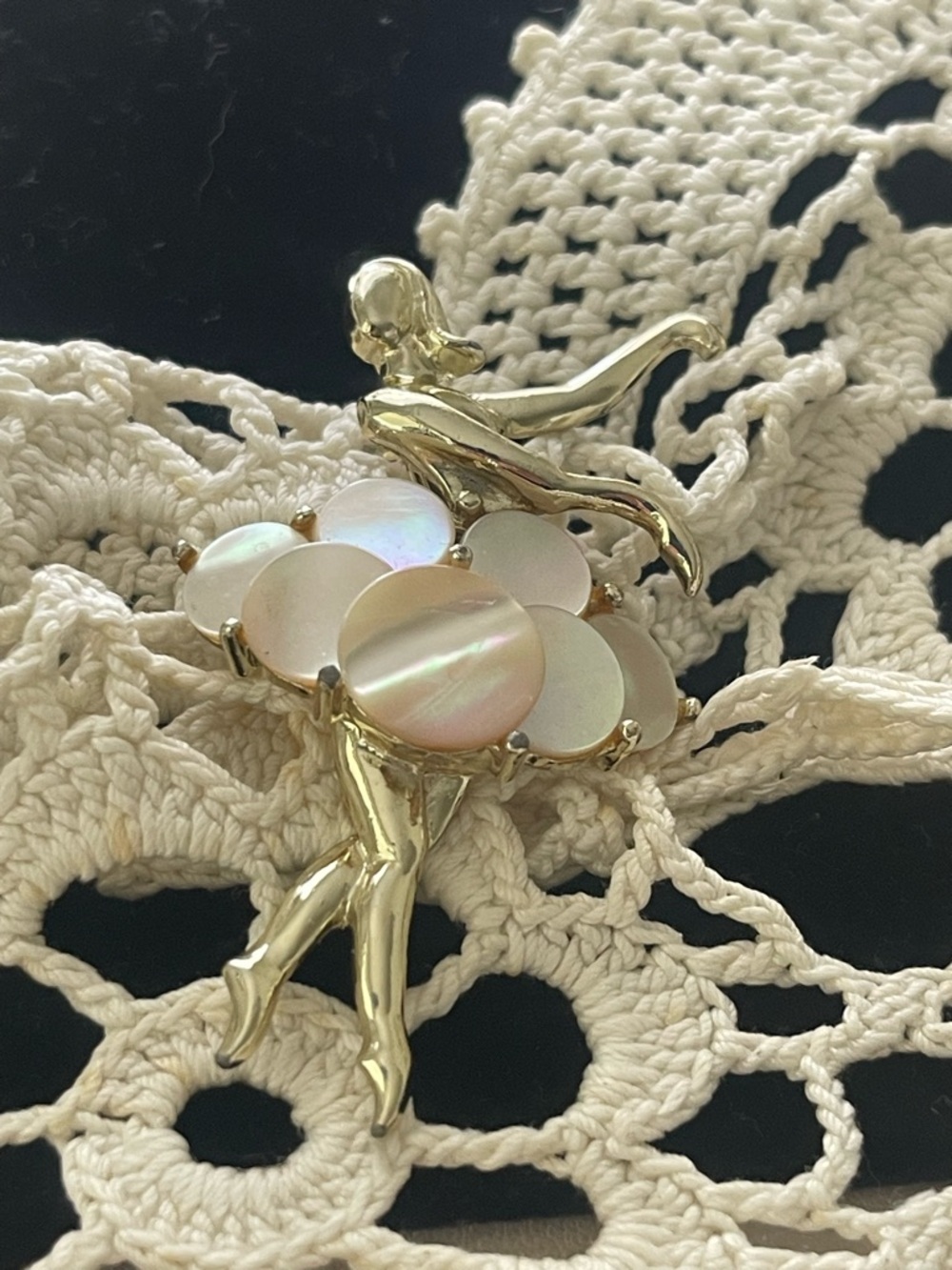 VINTAGE Gold-Tone Ballerina Brooch with Iridescent Mother-of-Pearl Discs